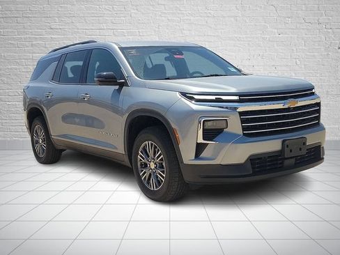 Used 2024 Chevrolet Traverse LT AWD/4WD image 6