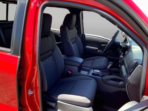 Used 2026 Nissan Frontier SV w/ All-Weather Content Package AWD/4WD image 8