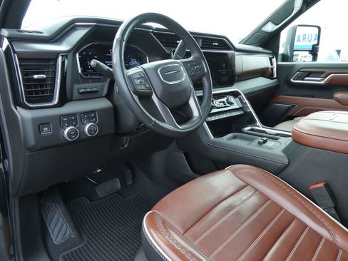 Certified 2025 GMC Sierra 2500 Denali Ultimate AWD/4WD image 23