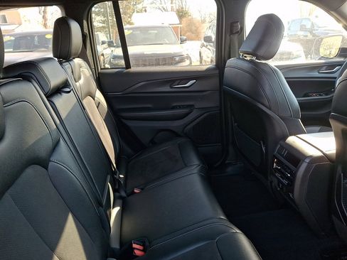 Certified 2024 Jeep Grand Cherokee Altitude image 15