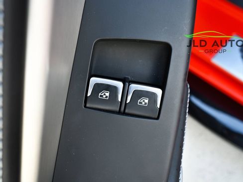 Used 2015 Chevrolet Corvette Z06 w/ 3LZ Preferred Equipment Group RWD image 19