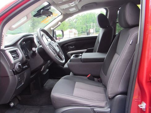 Used 2021 Nissan Titan SV w/ Accessory Utility Package RWD image 11