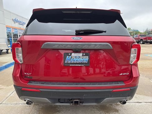 Used 2022 Ford Explorer XLT w/ Equipment Group 202A AWD/4WD image 30
