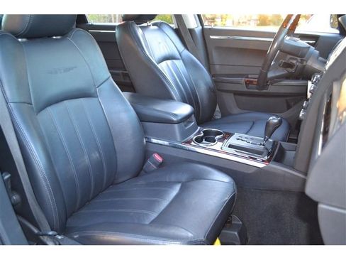 Used 2008 Chrysler 300 C image 33