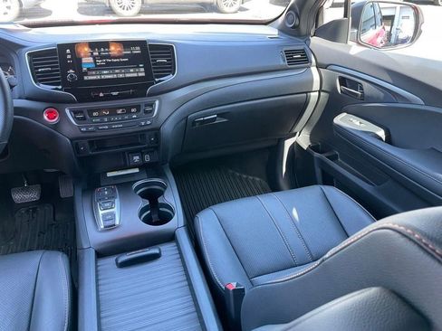 Used 2023 Honda Passport TrailSport image 11