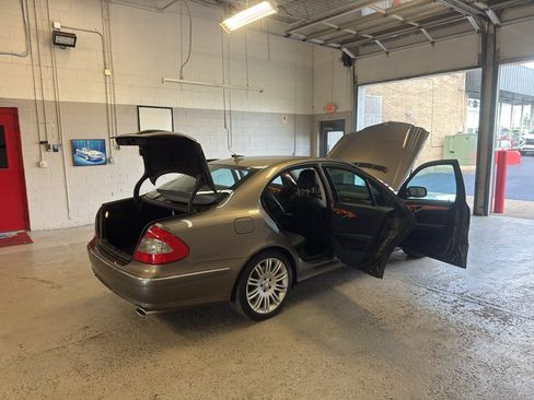 Used 2008 Mercedes-Benz E 350 4MATIC Sedan image 14