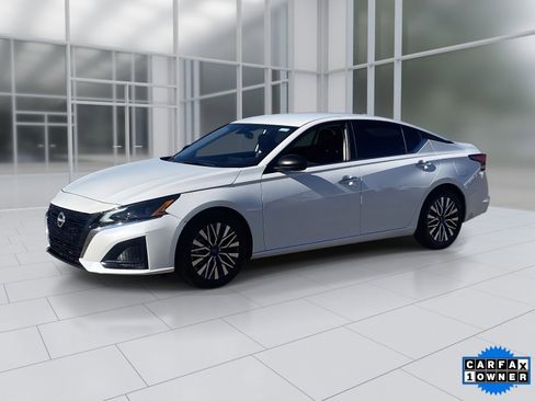 Certified 2024 Nissan Altima 2.5 SV image 3