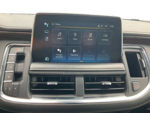 Used 2023 Chevrolet Suburban Premier image 12