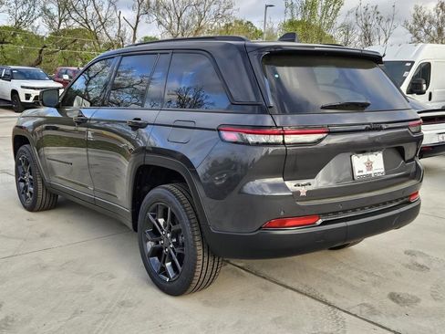 New 2025 Jeep Grand Cherokee Limited AWD/4WD image 3