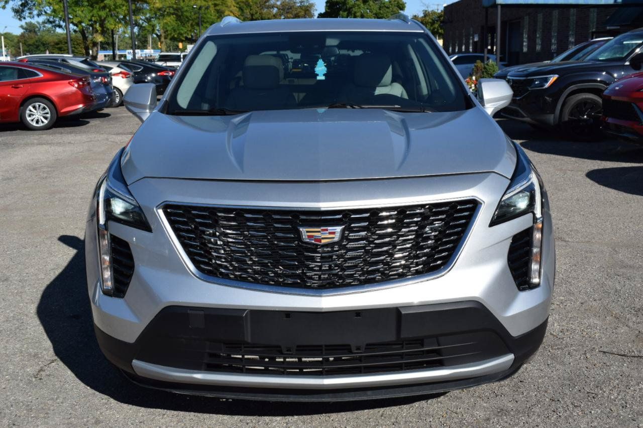Used 2022 Cadillac XT4 Luxury w/ Cold Weather Package AWD/4WD image 3