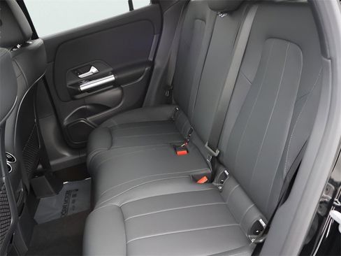 New 2025 Mercedes-Benz GLA 250 4MATIC image 41