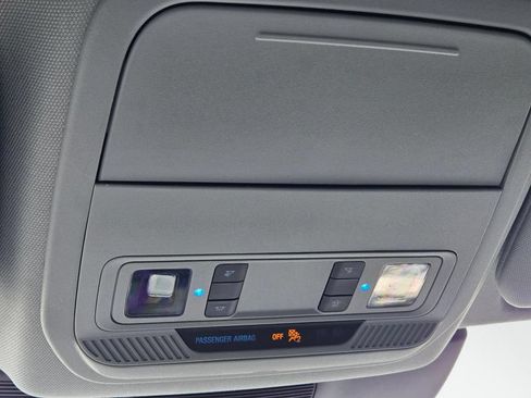 Used 2023 Ford Explorer XLT RWD image 32