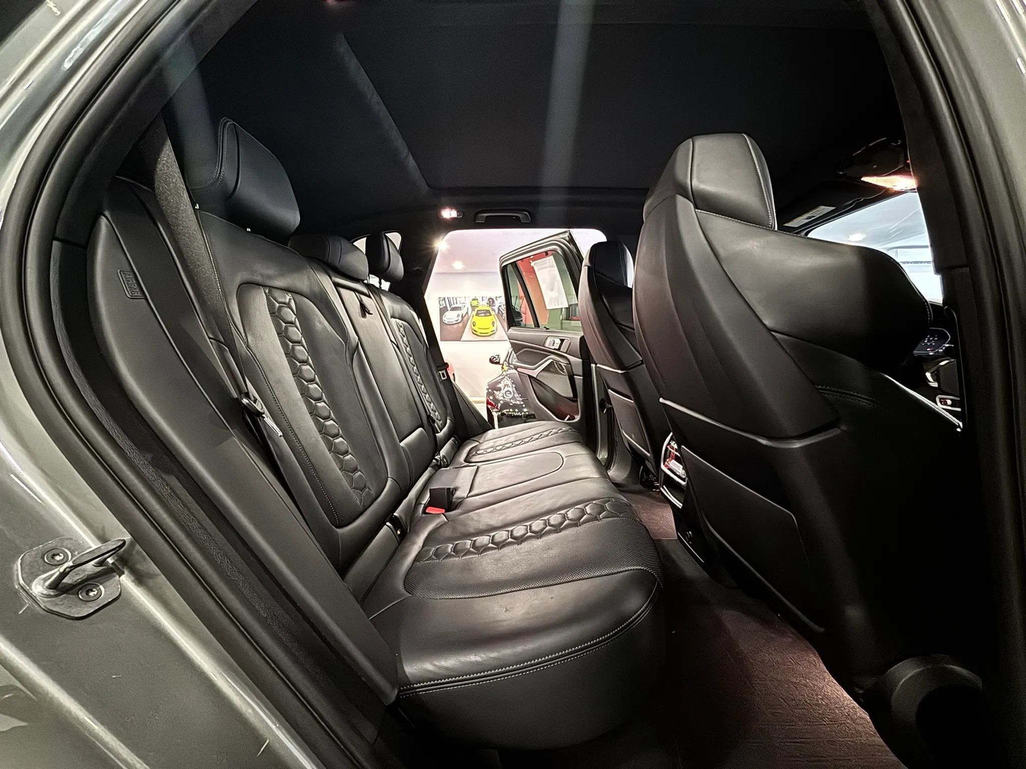 Used 2020 BMW X5 M w/ Executive Package AWD/4WD image 19