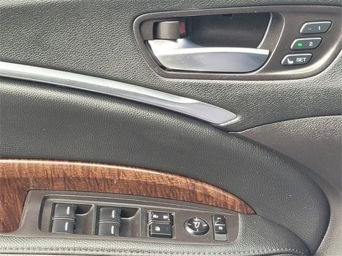 Used 2018 Acura MDX FWD image 30