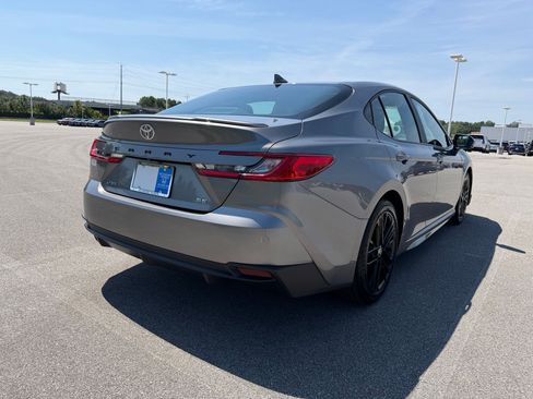 Used 2025 Toyota Camry SE FWD image 9