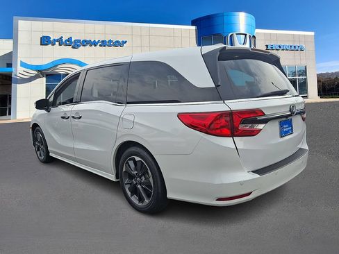 Used 2023 Honda Odyssey Elite image 4