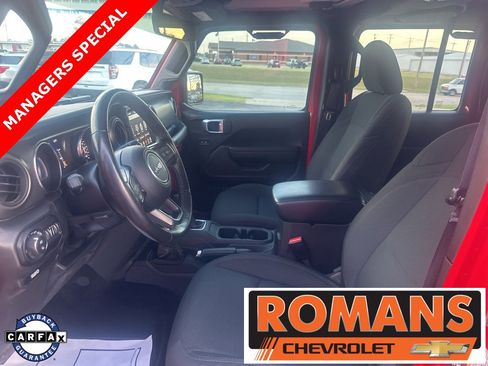 Used 2022 Jeep Gladiator Sport image 10