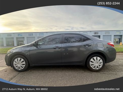 Used 2015 Toyota Corolla LE image 7