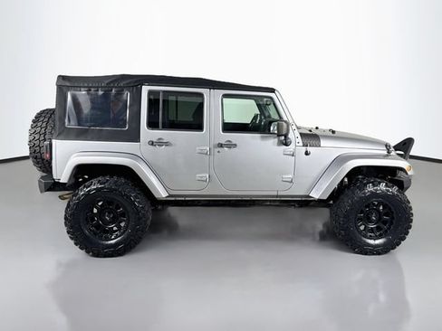 Used 2013 Jeep Wrangler Unlimited Sahara w/ Connectivity Group AWD/4WD image 5