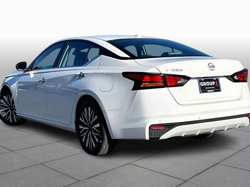 Used 2025 Nissan Altima 2.5 SV image 12