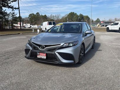 Used 2021 Toyota Camry SE w/ Carpet Mat Package (TMS)