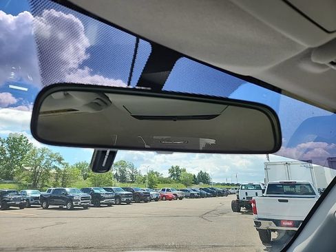 Used 2019 Toyota 4Runner SR5 AWD/4WD image 18