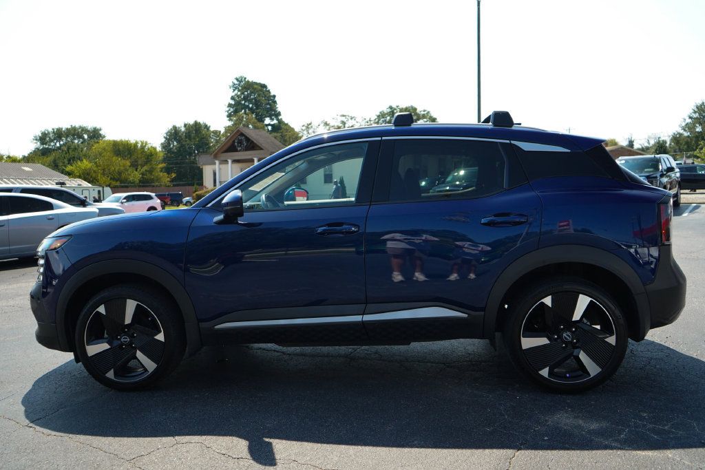 Used 2025 Nissan Kicks SR FWD image 24