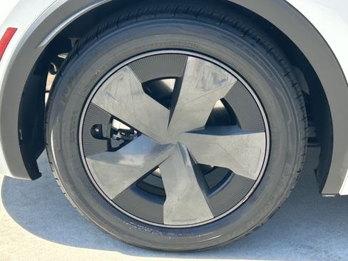 Certified 2025 Toyota Prius LE FWD image 8