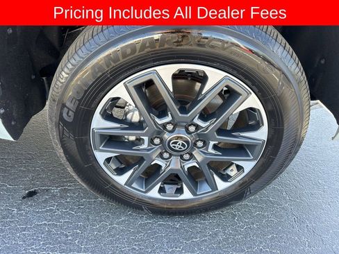 Used 2025 Toyota Tundra Limited AWD/4WD image 24