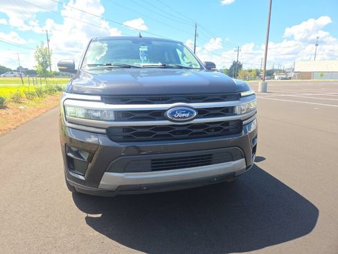 Used 2023 Ford Expedition Max XLT RWD image 3