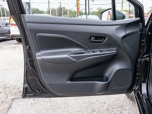 Used 2023 Nissan Versa S w/ Trunk Package image 10