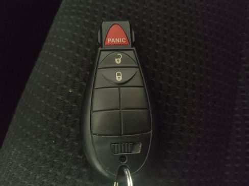 Used 2019 Dodge Grand Caravan SE w/ UConnect Hands-Free Group FWD image 32