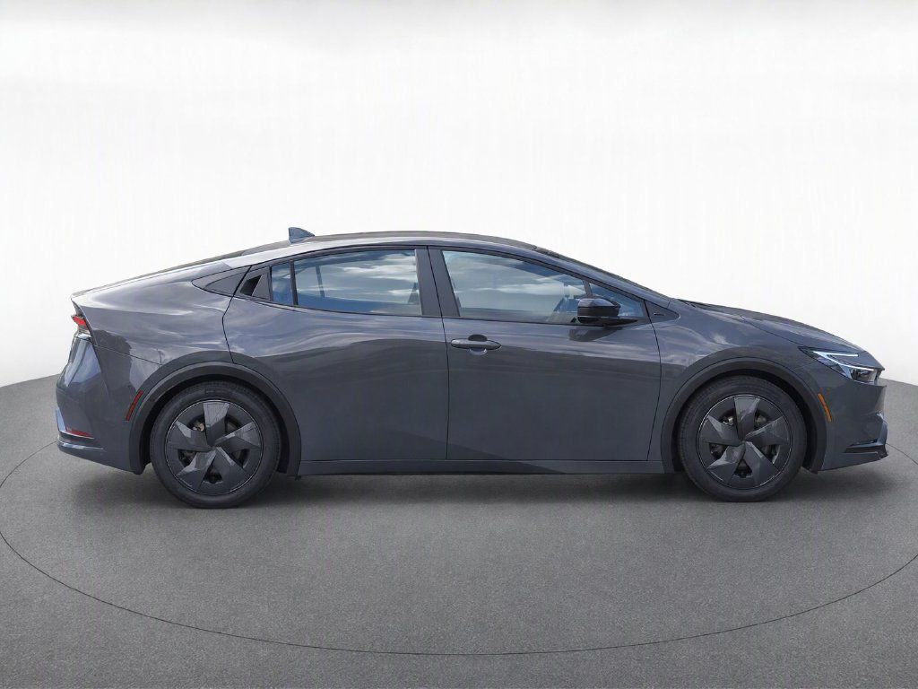 Used 2023 Toyota Prius LE FWD image 8