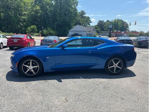 Used 2017 Chevrolet Camaro LT RWD image 4