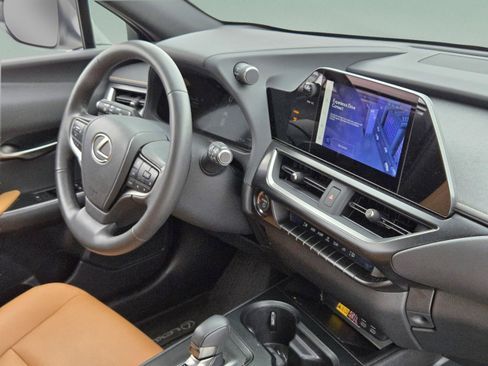 Used 2025 Lexus UX 300h FWD w/ Accessory Package (Z2) image 28