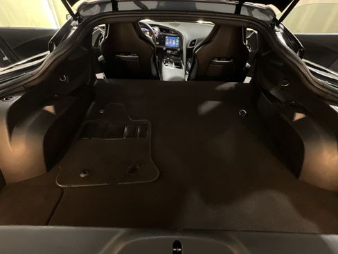 Used 2019 Chevrolet Corvette Stingray Coupe w/ 1LT RWD image 31