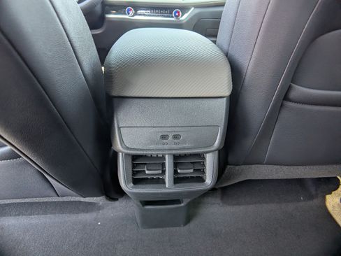 New 2026 Chevrolet Equinox LT w/ Convenience Package II FWD image 13