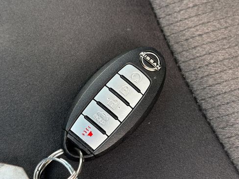 Used 2025 Nissan Altima 2.5 SV FWD image 21
