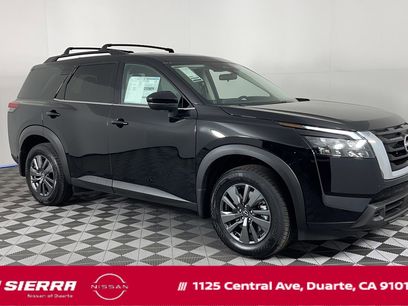 New 2025 Nissan Pathfinder SV w/ SV Premium Package