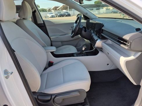 Used 2025 Hyundai Kona SEL FWD image 20
