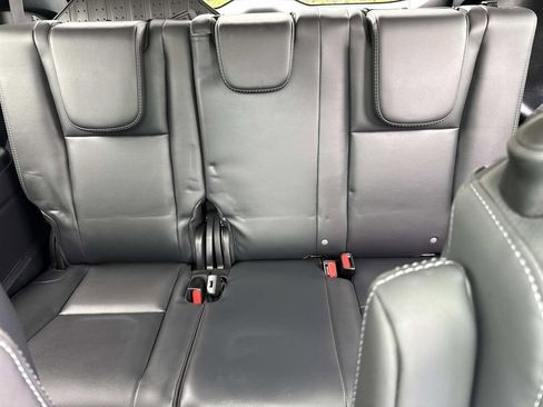 Used 2024 Subaru Ascent Touring w/ Popular Package #2 AWD/4WD image 17