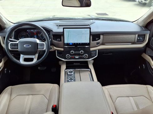 Used 2024 Ford Expedition Limited image 9