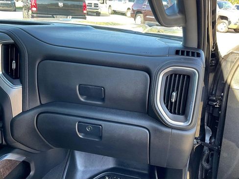 Used 2022 GMC Sierra 2500 Denali w/ Denali Black Diamond Edition image 16