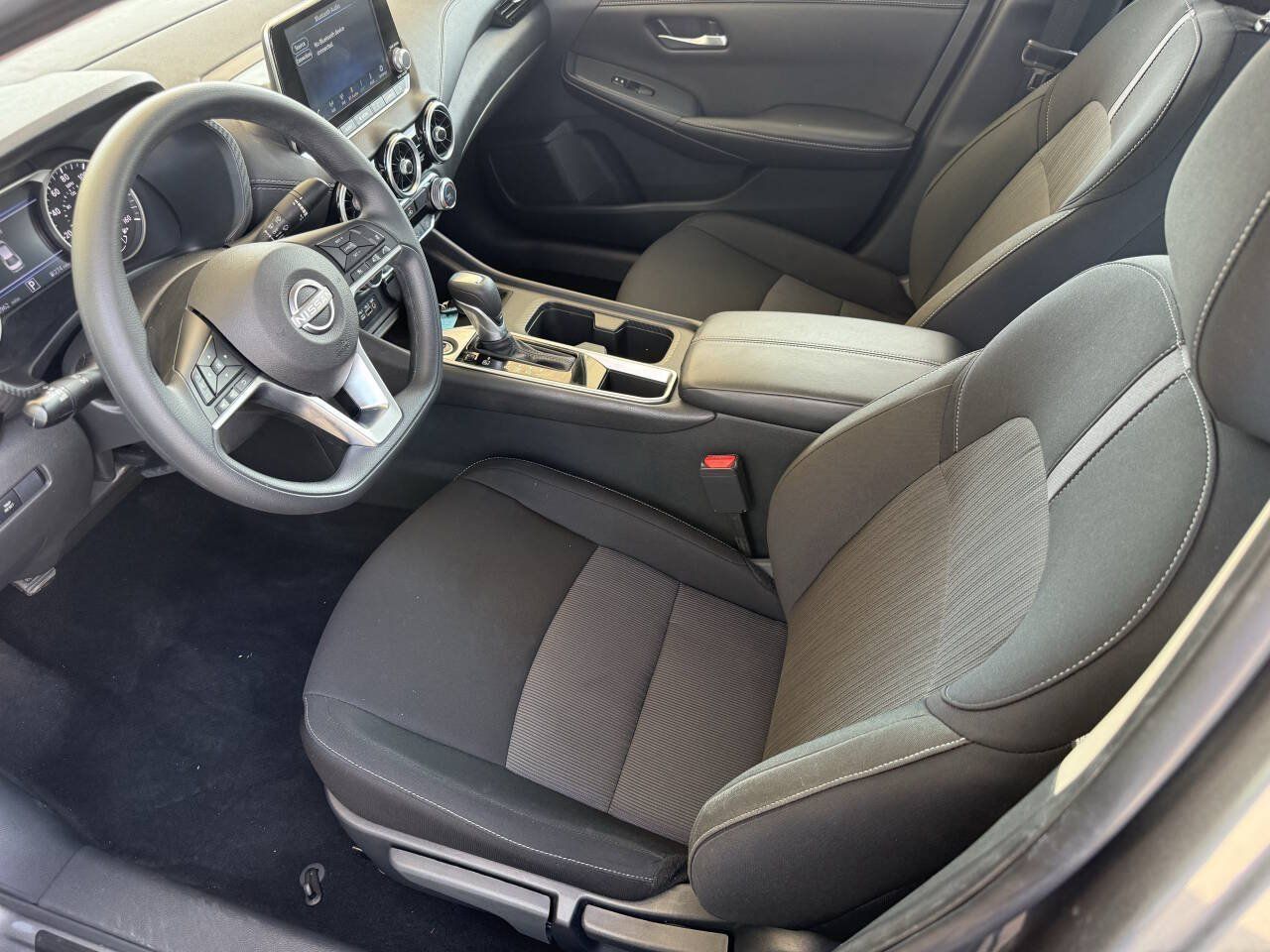 Used 2025 Nissan Sentra SV FWD image 4