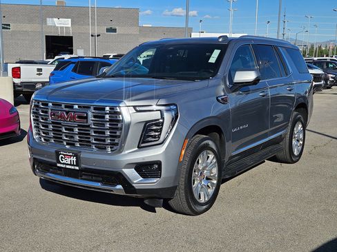 Used 2025 GMC Yukon Denali AWD/4WD image 8