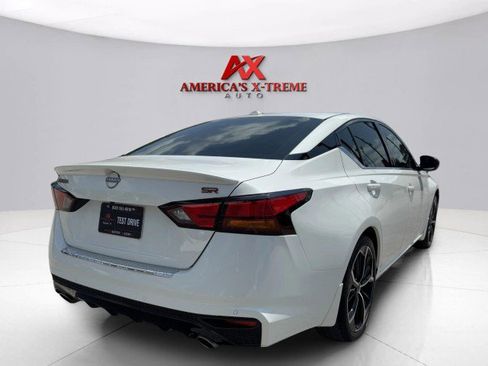 Used 2023 Nissan Altima 2.5 SR w/ SR Premium Package image 5