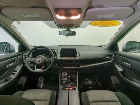 Used 2024 Nissan Rogue SV image 19