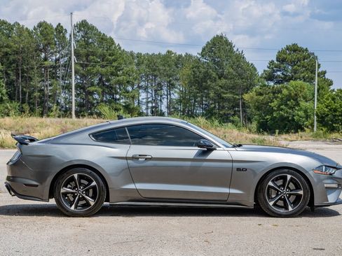 Used 2022 Ford Mustang GT Premium w/ Black Accent Package RWD image 5