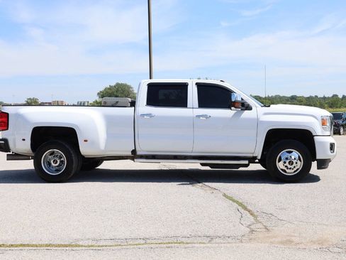 Used 2019 GMC Sierra 3500 Denali w/ Duramax Plus Package AWD/4WD image 7