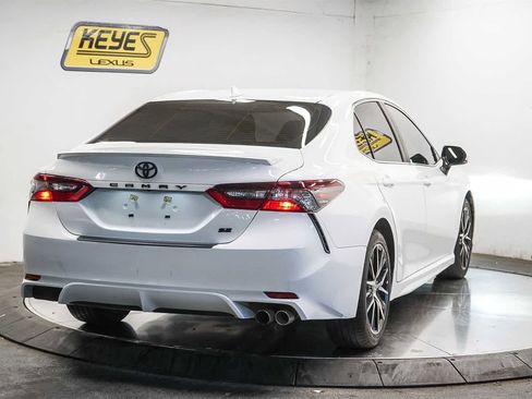 Used 2023 Toyota Camry SE w/ Convenience Package image 4